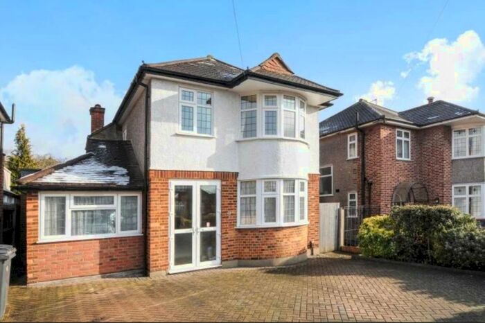 4 Bedroom Detached House To Rent In Cromford Way, New Malden, KT3