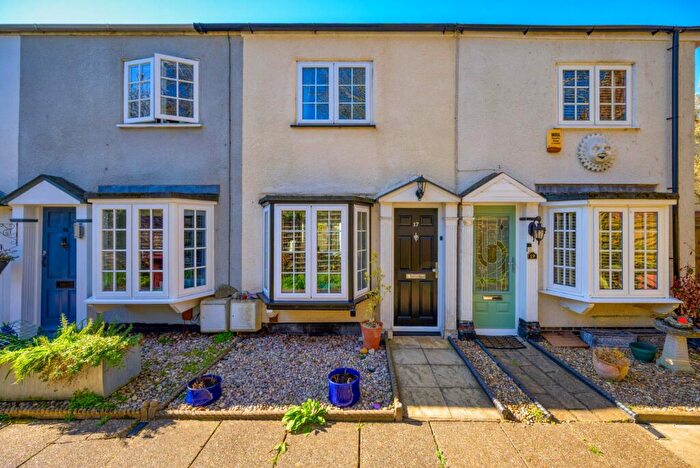 2 Bedroom Terraced House For Sale In Fishers Cottages, Emmer Green, RG4