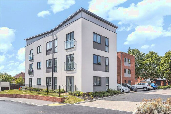 2 Bedroom Apartment To Rent In Ruhemann Street, Reading, Berkshire, RG30