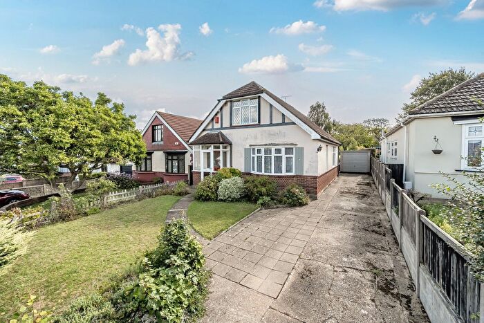 3 Bedroom Bungalow For Sale In Pump Lane, Rainham, Gillingham, ME8