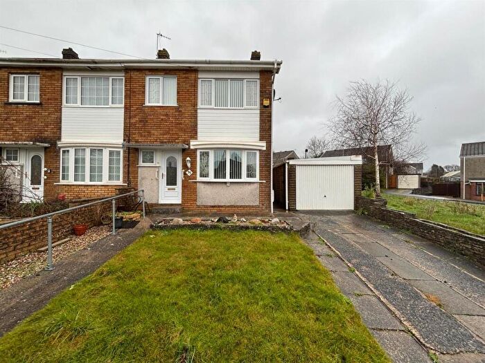 3 Bedroom End Of Terrace House For Sale In Tir Einon, Llanelli, SA14