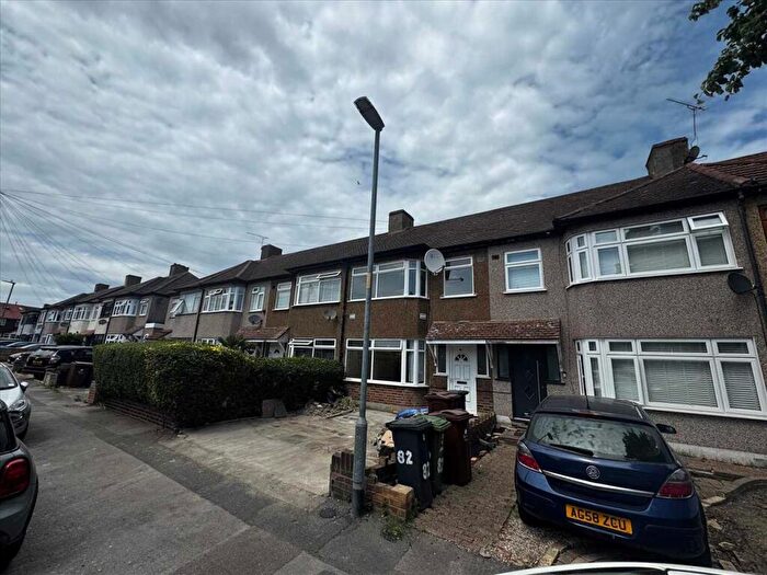 3 Bedroom Terraced House To Rent In Fouth Avenue, Romford, Romford, RM7