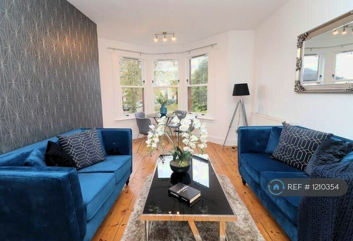 3 Bedroom Flat To Rent In Barlogan Avenue, Glasgow, G52