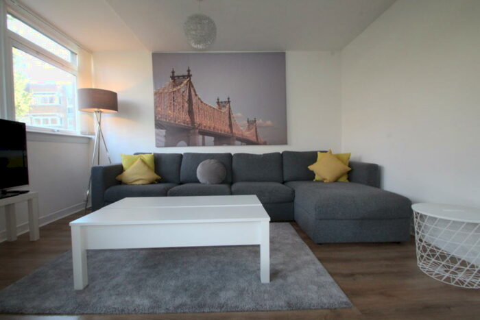 1 Bedroom Flat To Rent In Flat Rosslyn Court, Glasgow, G41