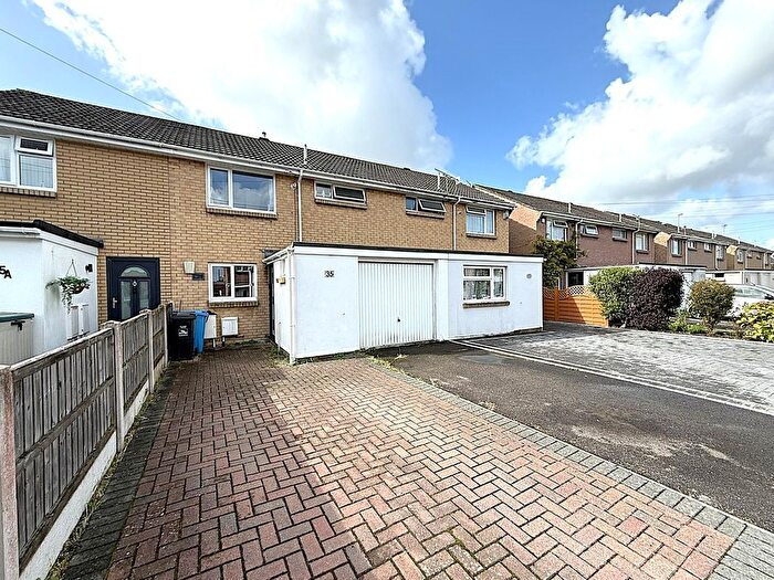 3 Bedroom Terraced House For Sale In Preston Road, Oakdale, Poole, BH15