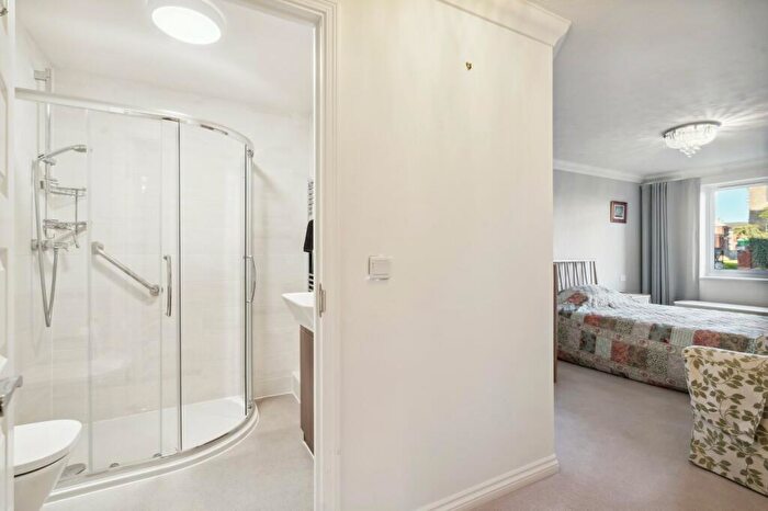 2 Bedroom Retirement Property For Sale In Wratten Road West, Hitchin, SG5