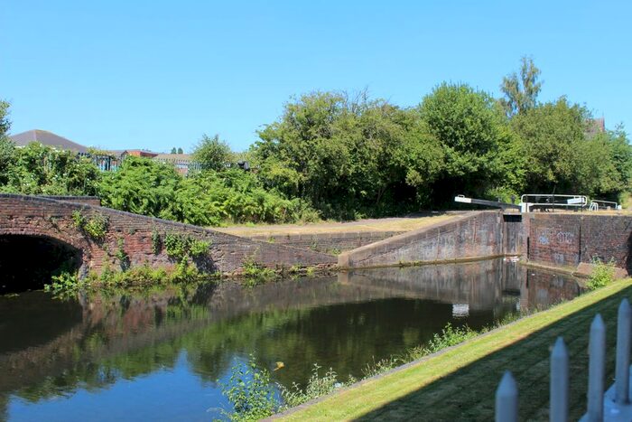 2 Bedroom Flat To Rent In Wolverhampton Street, Walsall WS2