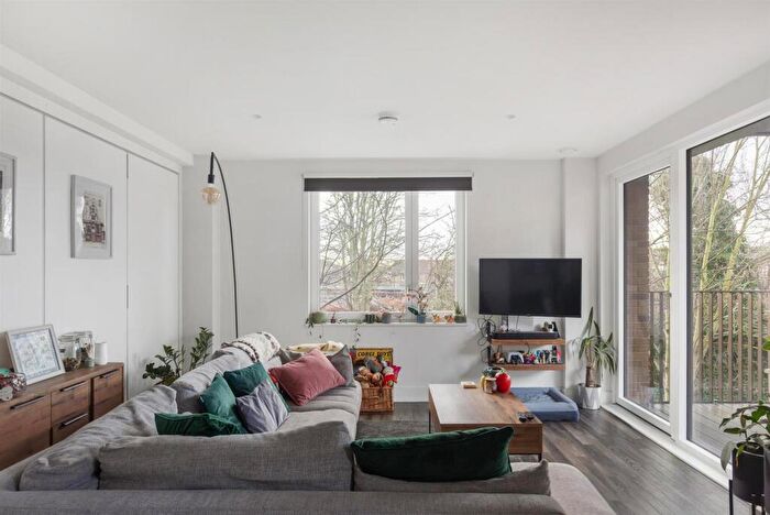 3 Bedroom Flat For Sale In Moulding Lane, London, SE14