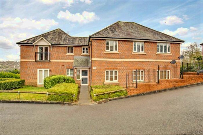 2 Bedroom Flat To Rent In Burns House, Farriers Way, Chesham, HP5