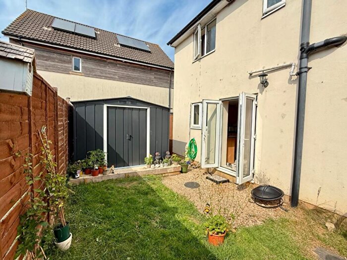 3 Bedroom End Of Terrace House For Sale In Severn Road, Stonehouse, GL10