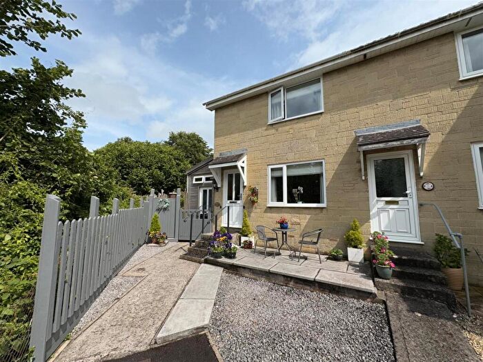 2 Bedroom Semi-Detached House For Sale In Littlebrook, Paulton, BS39