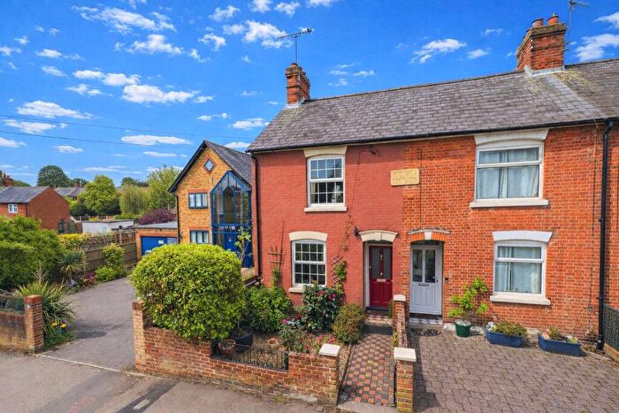 2 Bedroom End Of Terrace House For Sale In London Road, Wokingham, Berkshire, RG40