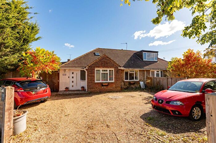 3 Bedroom Semi-Detached House For Sale In Spiers Way, Horley, RH6