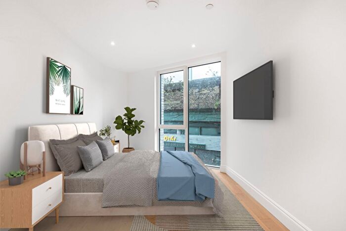 1 Bedroom Flat For Sale In High Road Leyton, Grove Green, E10