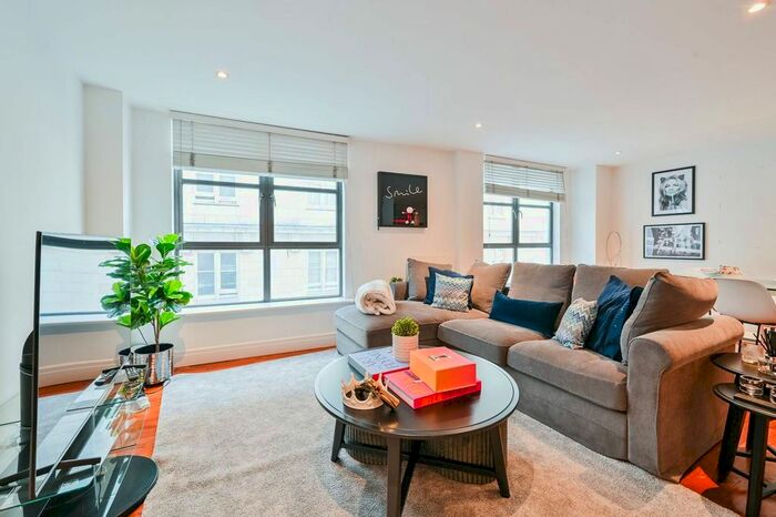 2 Bedroom Flat To Rent In Harlequin Court, Covent Garden, London, WC2E