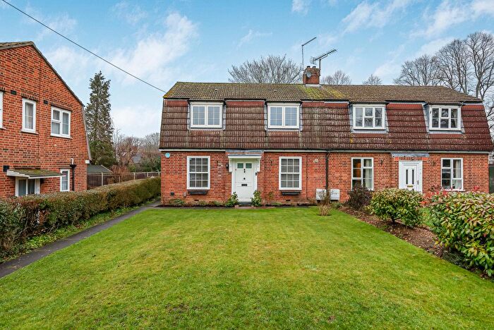 3 Bedroom Semi Detached House To Rent In Youngs Rise, Welwyn Garden City, AL8