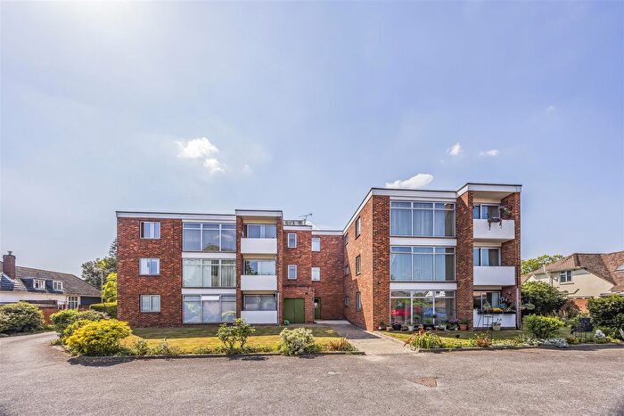 3 Bedroom Flat For Sale In Longmead Court, Langstone Road, PO9
