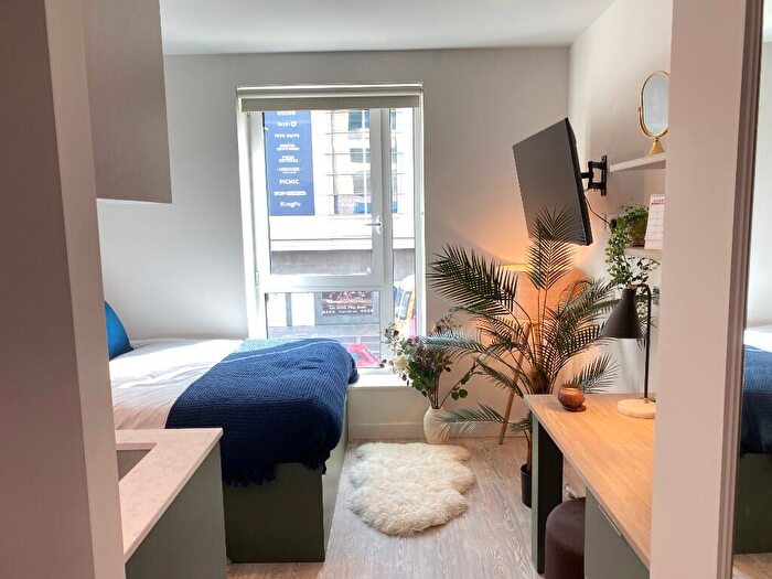 Studio To Rent In Clarence Street, Kingston Upon Thames, Surrey, KT1