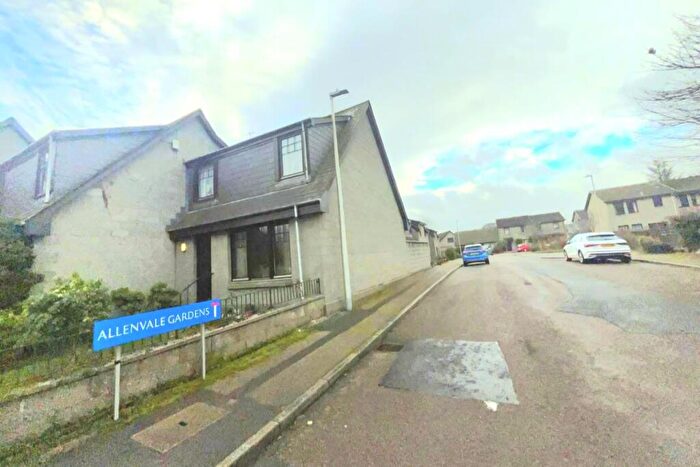3 Bedroom Terraced House For Sale In , Allenvale Road, Aberdeen, AB10