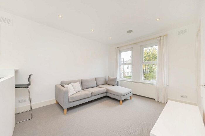 1 Bedroom Flat To Rent In Harborough Road, Streatham, SW16
