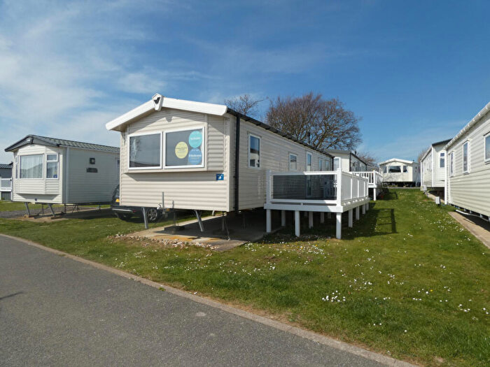 2 Bedroom Park Home For Sale In Away Resorts, CO5