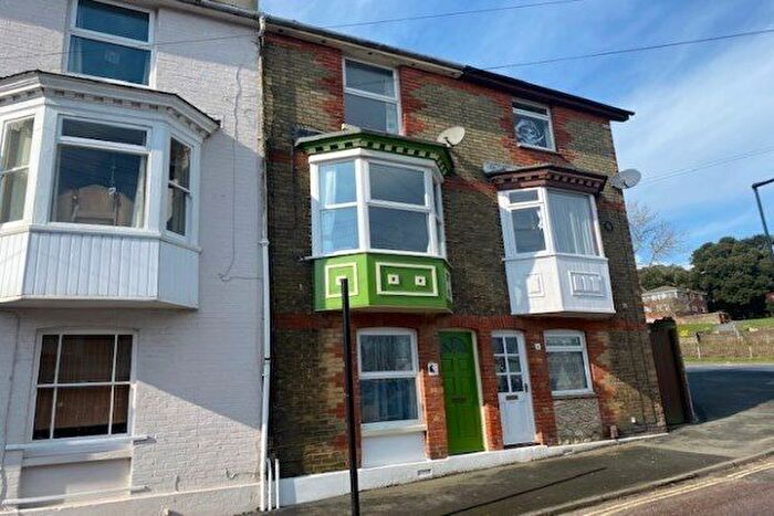 3 Bedroom Property To Rent In Granville Road, Cowes, PO31