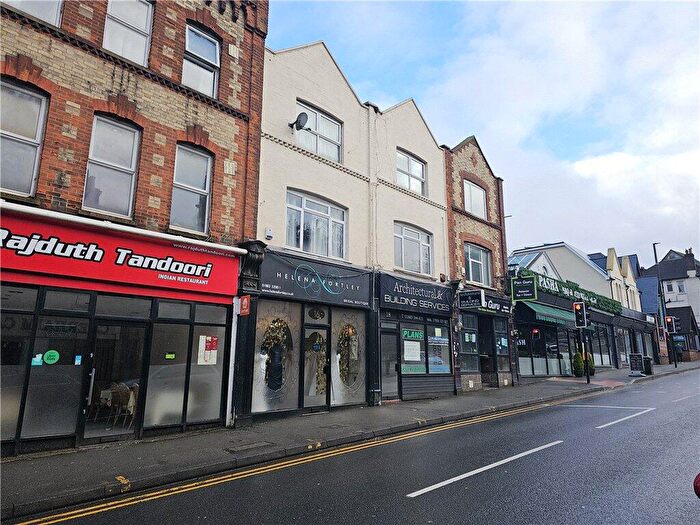 2 Bedroom Flat For Sale In Godstone Road, Caterham, Surrey, CR3