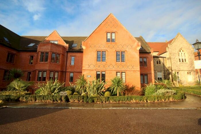 2 Bedroom Apartment To Rent In Albert Court, Brentwood, Essex, CM14