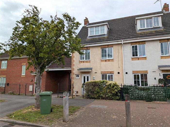 3 Bedroom End Of Terrace House For Sale In Vale Drive, Hampton Vale, Peterborough, Cambridgeshire, PE7