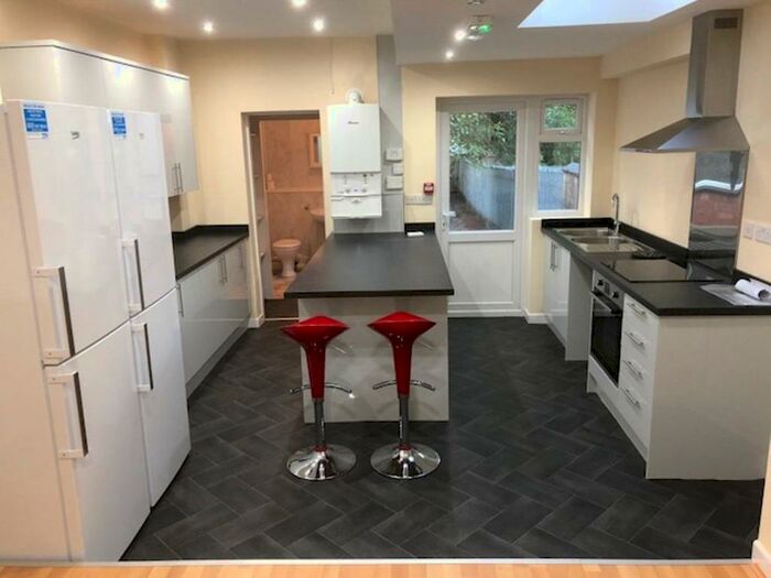 6 Bedroom Terraced House To Rent In Dawlish Road, Selly Oak, Birmingham, B29