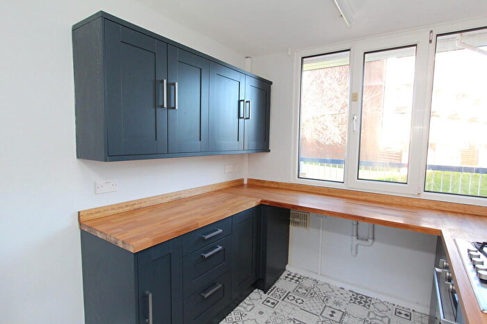 2 Bedroom Maisonette To Rent In Batemoor Place, S8