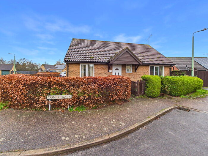 2 Bedroom Detached Bungalow For Sale In Grundle Close, Stanton, IP31