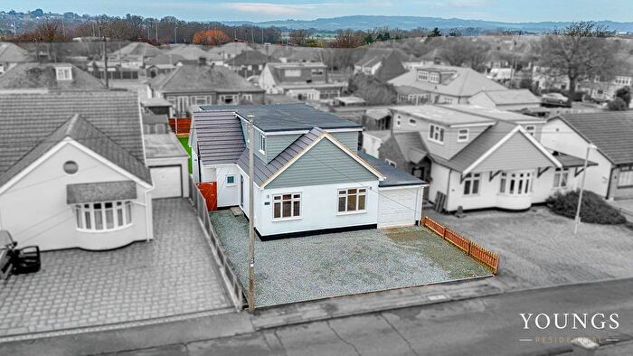 4 Bedroom Detached House For Sale In Oxford Road, Stanford-Le-Hope, SS17