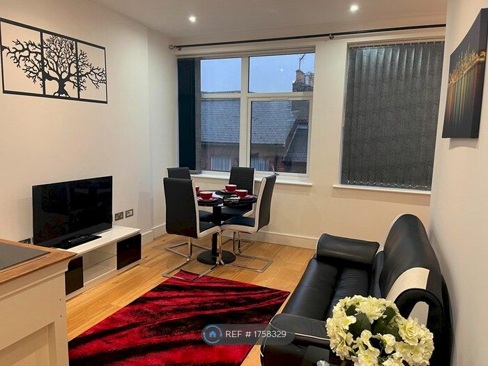 2 Bedroom Flat To Rent In The Landmark, Luton, LU1