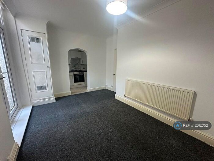 2 Bedroom Flat To Rent In Sussex Square, Brighton, BN2