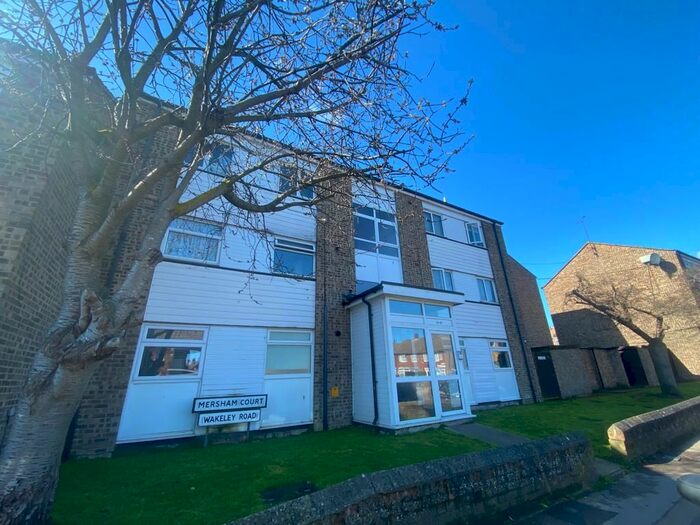 1 Bedroom Flat To Rent In Wakeley Road, Rainham, Gillingham, ME8