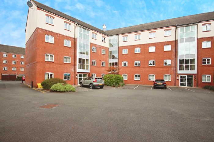 2 Bedroom Flat For Sale In Chandley Wharf, Warwick, Warwickshire, CV34