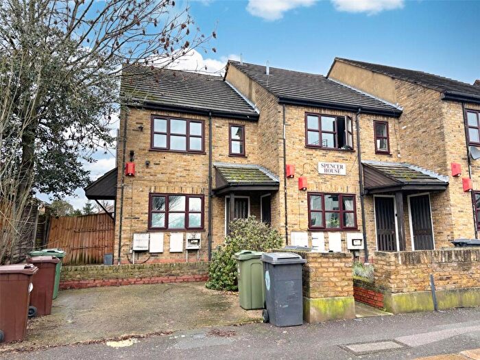 1 Bedroom Flat To Rent In Grosvenor Rise East, London, E17