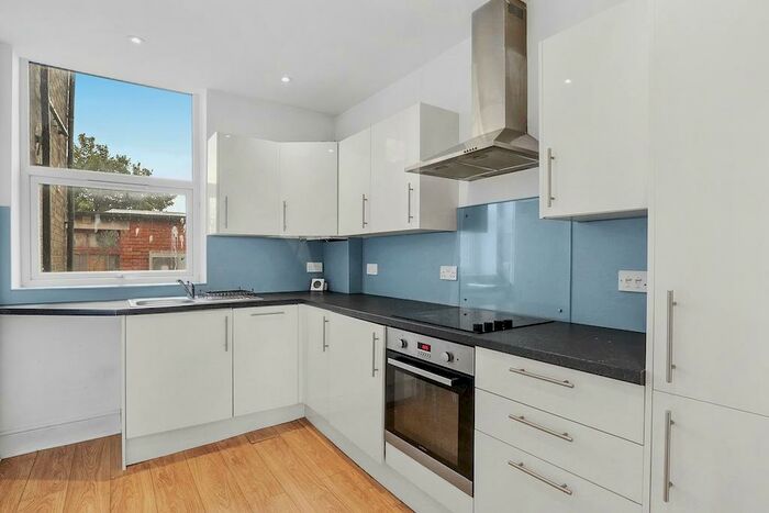 2 Bedroom Flat To Rent In Tottenham Lane, London, N8