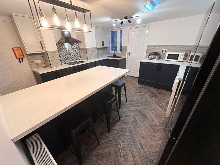 4 Bedroom Terraced House To Rent In Burchett Place, Woodhouse, Leeds, LS6