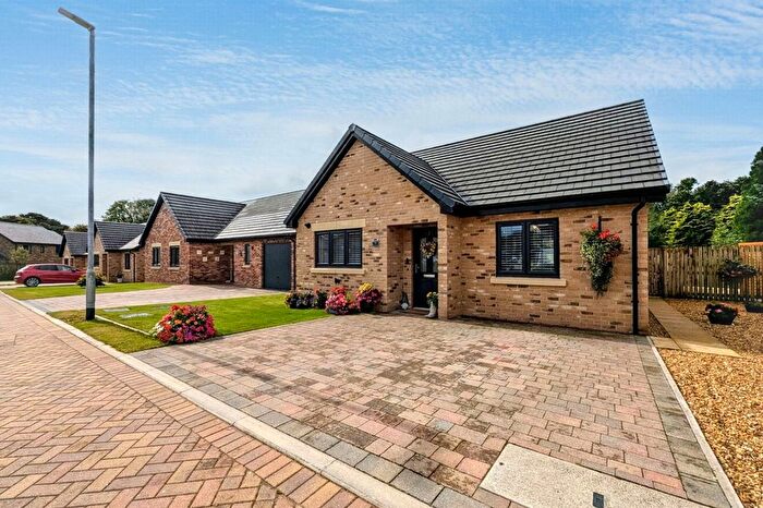 2 Bedroom Bungalow For Sale In North Park, Frizington, CA26