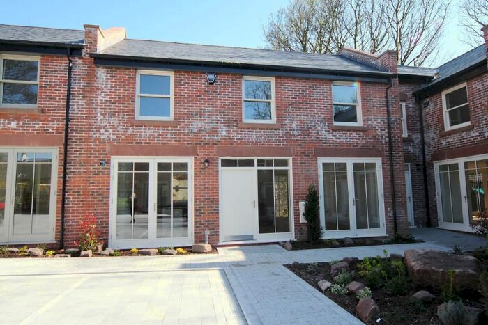 3 Bedroom Town House To Rent In Smithy Mews, Woolton, Liverpool L25