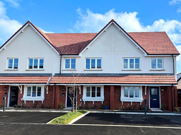 3 Bedroom End Of Terrace House For Sale In Old Barnstaple Road, Ilfracombe, Devon, EX34