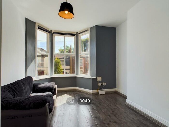 2 Bedroom Flat To Rent In Coltman Street, HU3