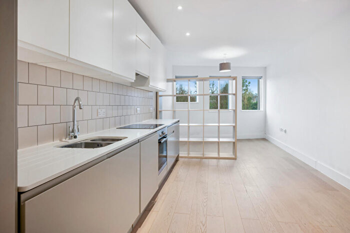 Studio To Rent In Osborn House, Osborn Terrace, London, SE3