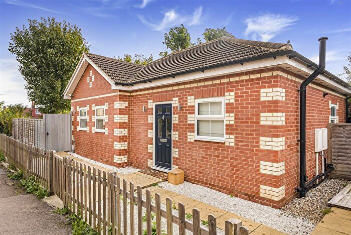 2 Bedroom Detached Bungalow For Sale In Grove Walk, Bengeo, SG14
