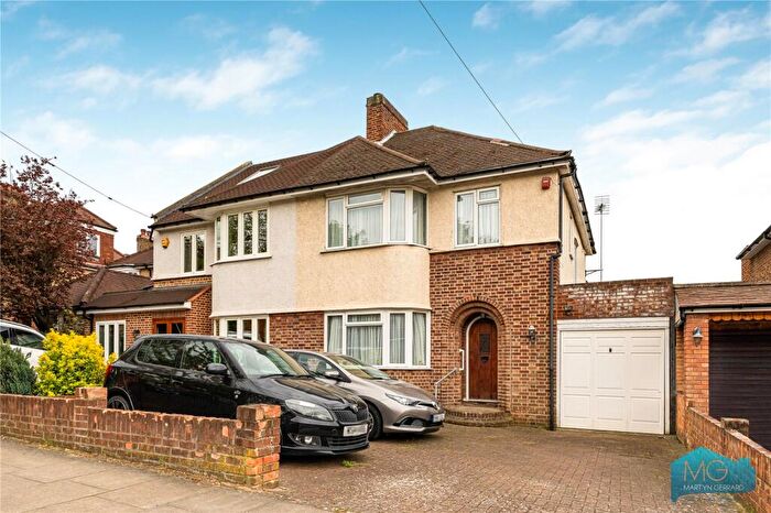 3 Bedroom Semi-Detached House For Sale In Chaseville Park Road, London, N21