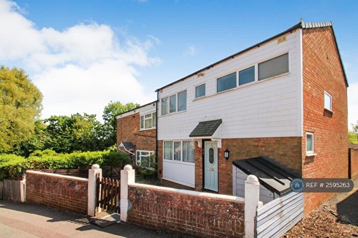 3 Bedroom Semi-Detached House To Rent In Broad Dean, Eaglestone, Milton Keynes, MK6