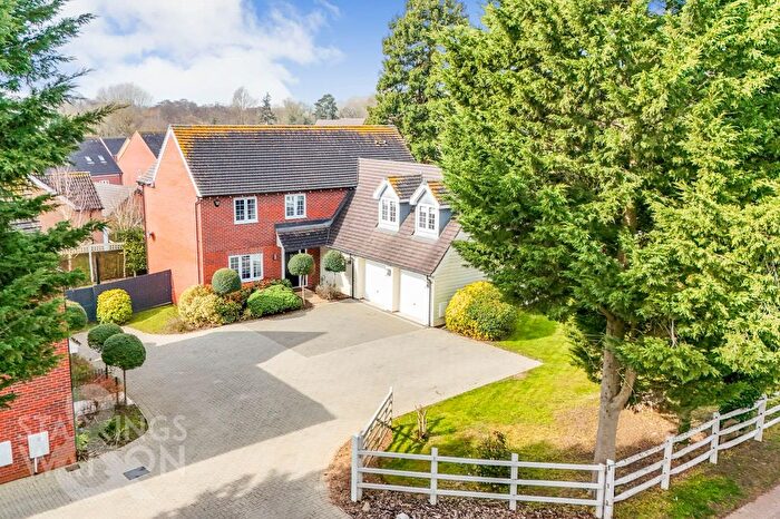 5 Bedroom Detached House For Sale In Strumpshaw Road, Brundall, Norwich, NR13