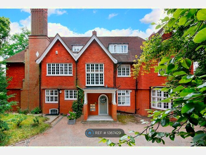 3 Bedroom Flat To Rent In Mavelstone Road, Bromley, BR1